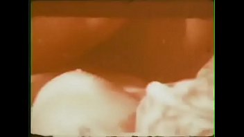 Preview 4 of Maa Beta Zxx - The appeal of old porn in Super 8! Vol. 17