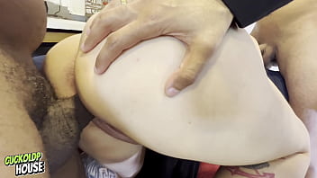 Preview 3 of Beegcom Hd Xxxxxxx Hd Full - Mulher casada com fogo na buceta faz sexo com outros homens acompanhada do marido