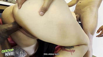 Preview 1 of Beegcom Hd Xxxxxxx Hd Full - Mulher casada com fogo na buceta faz sexo com outros homens acompanhada do marido