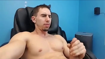 Preview 2 of Johnny Sins With Mom - Gozando na propria boca