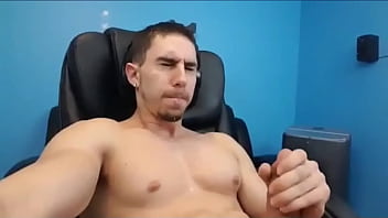 Preview 3 of Johnny Sins With Mom - Gozando na propria boca