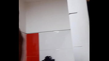Preview 4 of Saudi Arb Xxxcom - Esposa infiel Amateur Nora Milf enga&ntilde_a al esposo y es follada en la ducha de un hotel por el enorme semental Andy Z 94 que conoci&oacute_ en la estaci&oacute_n del metro - Rica mamada profunda descuidada