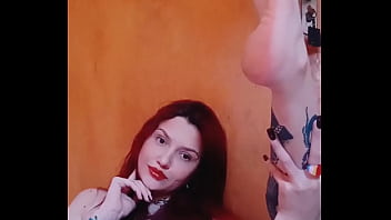 Preview 2 of Japanese Night Sleep Romane Sex - Ruiva mostrando os p&eacute_s