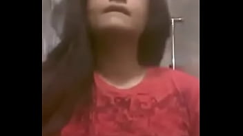 Preview 1 of Desi Xxx Onlain - La Mande Al Ba&ntilde_o  A Quitarse La Camisa