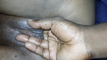 Preview 2 of Sany Linan - Enfuli fingering namaganda fort
