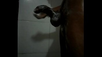 Preview 2 of Sanilioni Bf Videos - Me pajeo mientras me ducho..