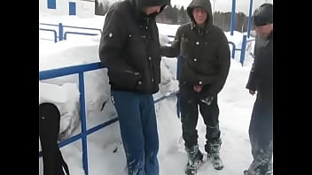 Preview 3 of Uncensored Newhalf Jav - Monstrando os bagos na neve