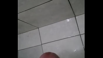 Preview 4 of Finger In Front Of Friend - punheta gostosa