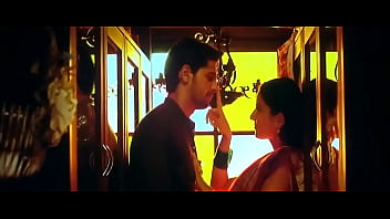 Preview 4 of Aunty Hidden Cam Sex - Katrina Kaif Hot Kiss scene Downloadhub.Net