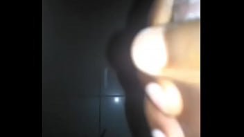 Preview 2 of Gurl Pissing - VID 76140303 160822 255