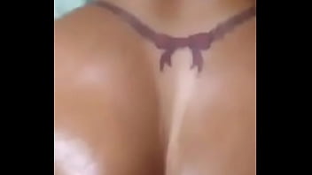 Preview 1 of Sem Phim Dit Nhau Ra Nuoc - Pegada d. na morena bunduda.MP4