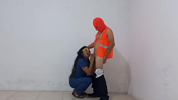 Preview 4 of Xxxwwwccc - PORNO DE ENFERMERAS!! EL HOSPITAL TIENE A UNA ENFERMERA MUY CALIENTE. ELLA SE ANDA FOLLANDO CHUPANDO POLLAS DEL PERSONAL MASCULINO DE LIMPIEZA. PORNO REAL ESPECIAL DE ENFERMERA LAMIENDO PENE EN EL TRABAJO