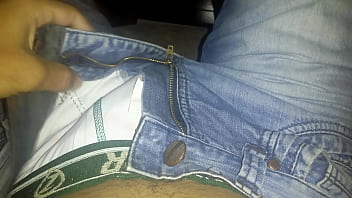 Preview 2 of Brand Rap Sex - Mostrando o que tem na cueca
