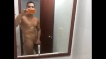 Preview 3 of Zizinka Gsng Bang - Diego Alarcon se da una pana frente al espejo