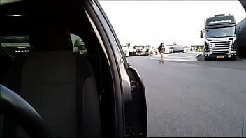 Preview 2 of Shadu Vs Bahu - pute exhibe devant routiers