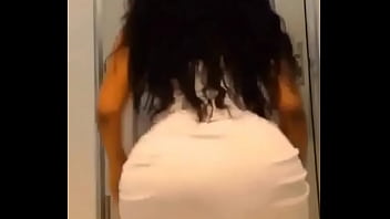 Preview 1 of Cute Girl Shave - 1-d90fb53e5bdc3a8987048e9b62cbc3d7.mp4