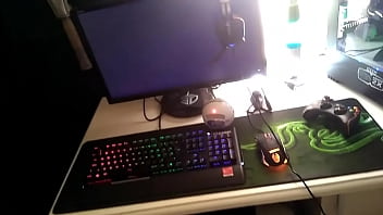 Preview 4 of Seachnv Zmz - Fisting by a PC