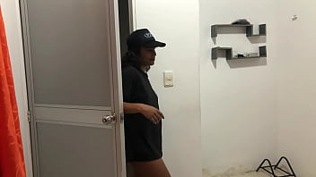 Preview 1 of West Indies Mom Son - LA CACHONDA DE MI HERMANASTRA ENTRA A MI HABITACION HACER ASEO Y LA CALIENTO PARA FOLLARMELA