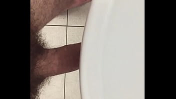 Preview 2 of Live Cam10 - Ma bite vs Lavabo 1.MOV