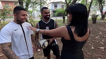 Preview 2 of Cd Madrid - Fui devorada pelos jogadores do meu time favorito DP com os pauzudos com anal
