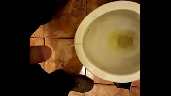 Preview 4 of Filipano Filipino Slut - mi amante orinando... mi nueva obsesi&oacute_n,  ver orinar parte 2