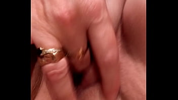 Preview 1 of Two Girls Fuck A Dick - 20170407 232340-2(2) paja de mi mujer