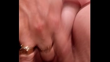 Preview 4 of Two Girls Fuck A Dick - 20170407 232340-2(2) paja de mi mujer