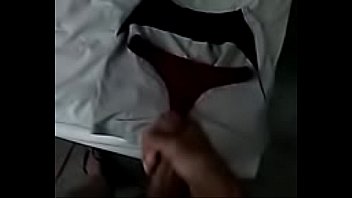 Preview 3 of Mom Bazzesr - Paja sobre la tanga de mi hermana