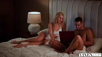 Preview 1 of Lahore Ammi Ji Video - VIXEN Dream Girlfriend Blake Loves To Please Her Man