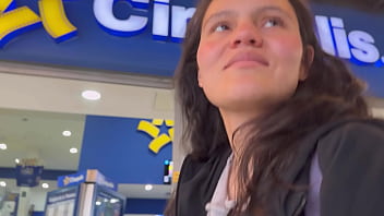 Preview 1 of Korean Girl Forced To Do A Sex - Ofrezco dinero a turista para tener sexo l&eacute_sbico en mi casa.