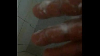 Preview 4 of M0na Lee - Punhetinha no banho ..