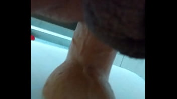 Preview 3 of Ellie Sophia - Sentando no Brinquedinho 01