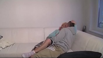 Preview 1 of Indian Xxx 69 - Junges Amateur P&auml_rchen fickt geil aauf der Couch