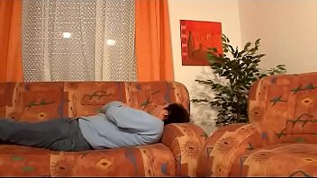 Preview 1 of Fresh Tube Porn Mahmut - Alte will mal wider ciekn und bl&auml_st ihrem Typen den Schwanz