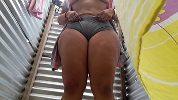 Preview 1 of Pinay Xnxx Com - Camara amateur en cabina de playa(por el ojo de la camara)