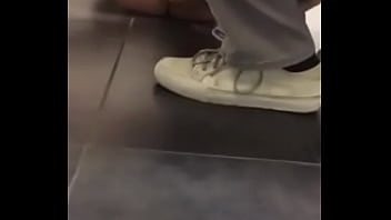 Preview 2 of Hemamalini Porn Video - FLAGRA BANHEIRO P&Uacute_BLICO FINAL