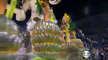 Preview 4 of Xxx Real Mother Son - Carnaval - Musas nas alegorias 1