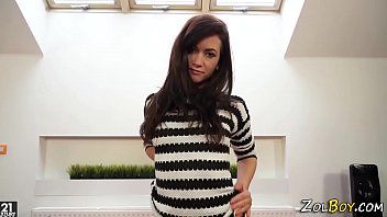 Preview 1 of Balek Co Sex - Fetish hottie urinating