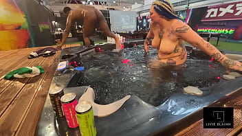 Preview 3 of Xx Korea Seks - ROME MAJOR PLOWS BIG TITTY BLONDE LIVIE BLAINN IN THE HOT TUB