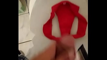 Preview 3 of Body Massas Sex Pitcher - Gozada na Calcinha Nova da Cunhada