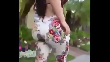 Preview 1 of Demasiado Grande - 1.MP4