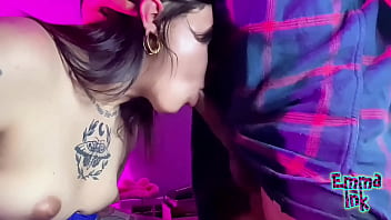 Preview 2 of Melanie Delynn Blow Job - Vizinho h&eacute_tero ganha boquete e anal da sua vizinha trans