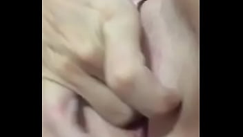 Preview 3 of Xxx Srugs - Esposa gozando lembrando do corno vendo ela dando pra outro - Parte 1!