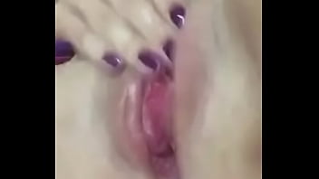 Preview 4 of Xxx Srugs - Esposa gozando lembrando do corno vendo ela dando pra outro - Parte 1!