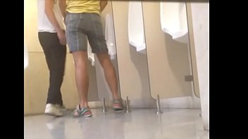 Preview 3 of Baglades Fat Girls - .com 7404597 no wc publico 480p