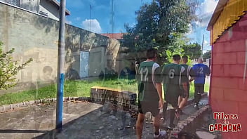 Preview 1 of All Laien Six - esposa safada chupa o time de futebol depois do jogo