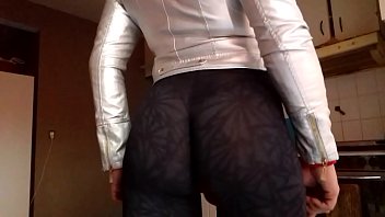 Preview 1 of Sara Rosa Gangbang - culona mostrando hilo en calza