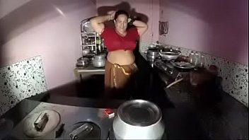 Preview 2 of Banyoda Kar S N Siktiren Turk - Indian old Randi  with big tits