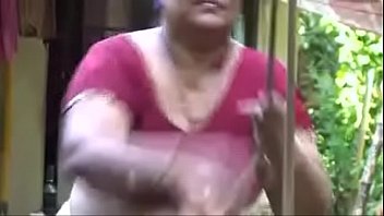 Preview 3 of Banyoda Kar S N Siktiren Turk - Indian old Randi  with big tits