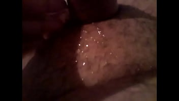 Preview 4 of Big Rare Video - Punheta com gozada forte